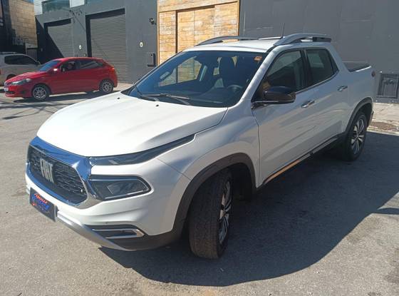 FIAT TORO 2.0 16V TURBO DIESEL VOLCANO 4WD AT9 FIAT TORO 2.0 16V TURBO DIESEL VOLCANO 4WD AT9